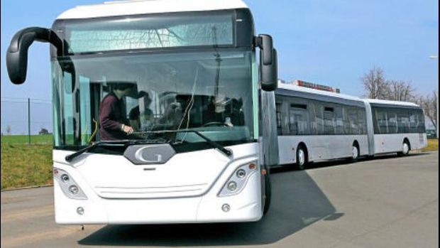 Bus terpanjang di dunia bisa angkut 256 penumpang