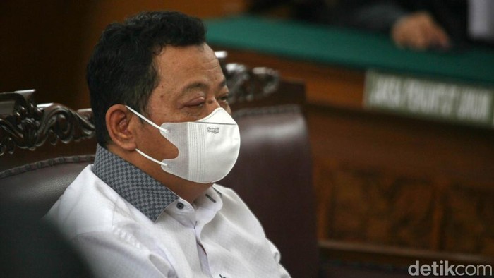 Kuat Maruf menjalani sidang tuntutan kasus pembunuhan Brigadir Yosua Hutabarat. Sidang tuntutan digelar di Pengadilan Negeri Jakarta Selatan.
