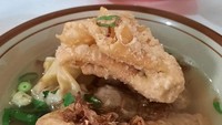 Menggunakan resep asli dari Malang, Bakso Malang Wiji Jaya cocok untuk melepas rindu pada makanan khas kota Malang. Mulai dari harga Rp 15.000an, bakwan Malang ini berada di Jalan K.H.M Yusuf Raya, Mekar Jaya, Depok. Foto: Instagram/Istimewa