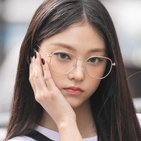 Ada Haerin NewJeans di urutan kelima idol KPop wanita terpopuler di Januari 2023. Dia menjadi perbincangan karena kemampuan dance-nya yang mengesankan penggemar. Haerin juga disebut-sebut menyerupai kucing. Foto: Instagram