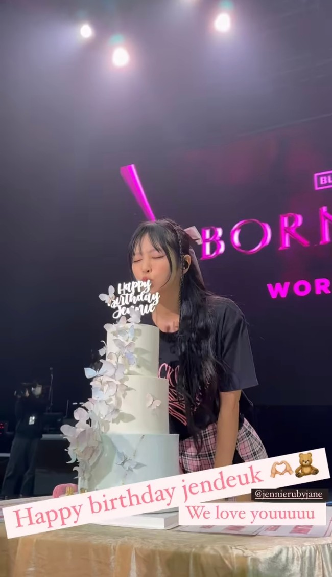 Momen tersebut juga dibagikan oleh Rose BLACKPINK lewat Instagram Story. Foto: dok. Instagram @jennierubyjane