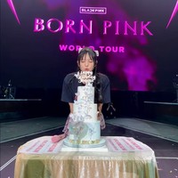 Jennie BLACKPINK merayakan ulang tahunnya di tengah gelaran tur konser dunia BORN PINK. Foto: dok. Instagram @jennierubyjane