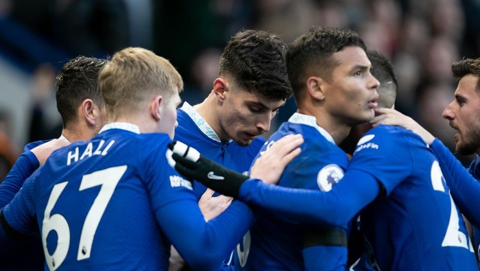 LONDON, ENGLAND - JANUARY 15: Kai Havertz of Chelsea celebrates with his teammates after scoring a goal during the Premier League match between Chelsea FC and Crystal Palace at Stamford Bridge on January 15, 2023 in London, United Kingdom. (Photo by Gaspafotos/MB Media/Getty Images)