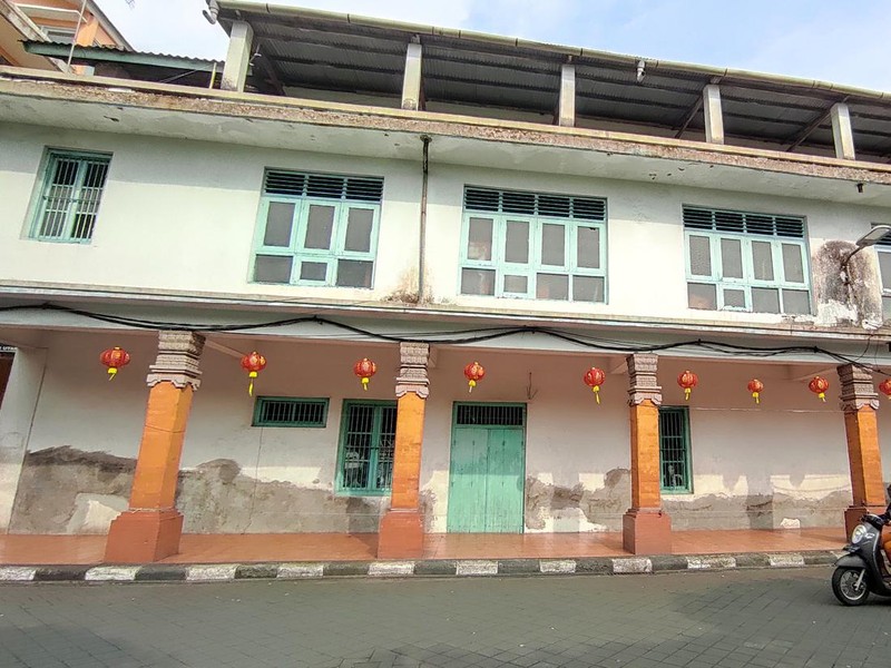 Kawasan heritage Jalan Gajah Mada, Denpasar, Bali, jelang perayaan Imlek 2023.