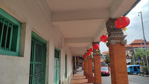 Kawasan heritage Jalan Gajah Mada, Denpasar, Bali, jelang perayaan Imlek 2023.