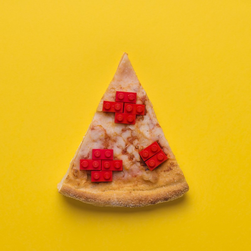 Keren! 10 Karya Seni Ini DIbuat dari Makanan Asli dan Lego