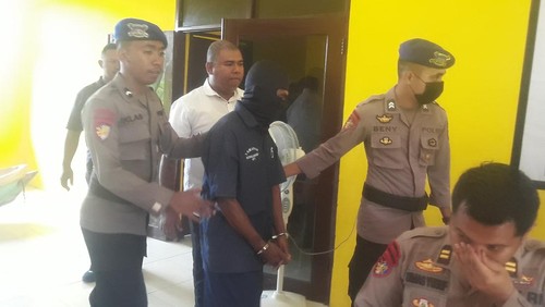 Konferensi pers penangkapan pelaku pengeboman ikan di Polair Kupang, Senin (16/1/2023).