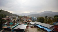 Kota ini merupakan pelebaran Lembah Seti Gandaki yang terletak di Pegunungan Himalaya. Ketinggian di sana bervariasi mulai dari Letak geografis Pokhara membuatnya tinggi curah hujan. (Getty Images/iStockphoto/Motion Loop)