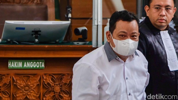 Sopir keluarga Ferdy Sambo, Kuat Maruf jalani sidang di PN Jaksel. Kuat dituntut 8 tahun penjara dalam kasus pembunuhan Brigadir Yosua Hutabarat.