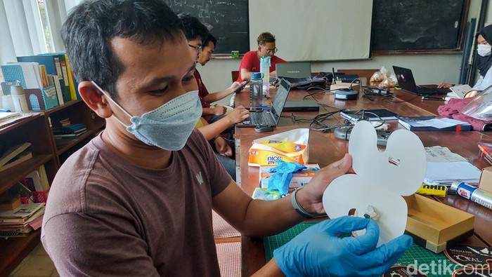 Menengok Proses Produksi Kacamata Matahari di Observatorium Bosscha