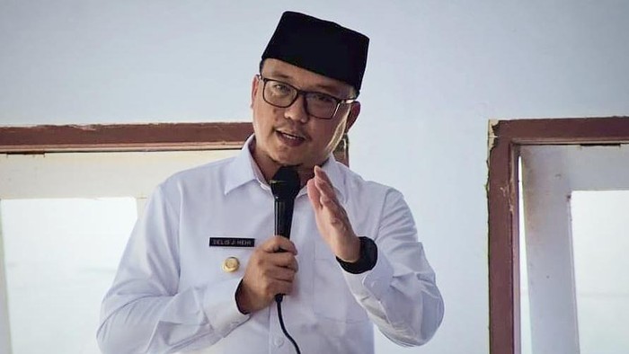 Bupati Morowali Utara (Morut), Sulawesi Tengah (Sulteng) Delis Julkasson Heh