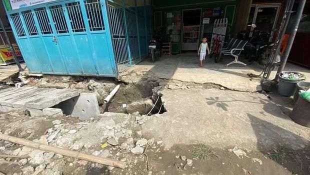 Penampakan pengerjaan drainase yang mangkrak di Jalan Setia Budi Pasar 1 (Foto: Istimewa)