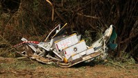 Penyebab jatuhnya pesawat penumpang milik Yeti Airlines itu belum diketahui secara jelas. Diketahui bahwa kondisi cuaca tergolong cerah saat insiden itu terjadi. Reuters/Bijay Neupane  