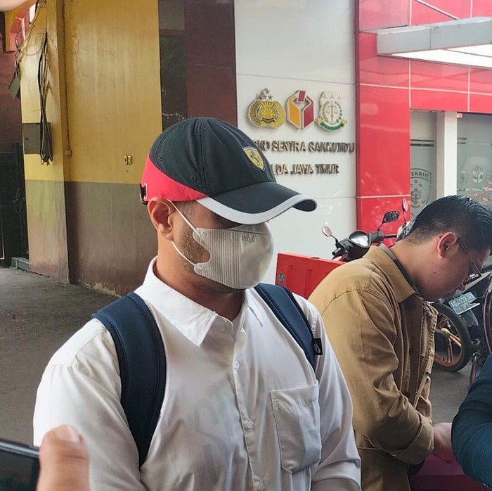 Penasihat hukum Ferry, Jeffry Simatupang dan ferry irawan