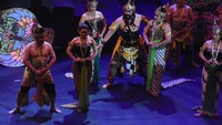 Pagelaran wayang orang tersebut diperankan oleh pejabat utama TNI dan Polri, artis serta sejumlah tokoh di tanah air dalam rangka memperingati hari Dharma Samudera TNI AL pada 15 Januari. 
