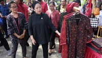 Selain itu, kunjungannya tersebut juga untuk meninjau produk UMKM di desa setempat guna membangkitkan perekonomian warga yang sempat terdampak pandemi COVID-19.