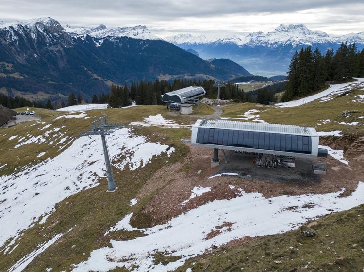 Potret Resor Ski di Swiss Kehilangan Salju Akibat Perubahan Iklim