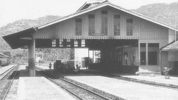 Potret Stasiun Cibatu pada tahun 1990.