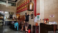 Menurut Js Liem Liliany Lontoh, SE, M Ag dalam artikelnya di situs FKUB DKI Jakarta, sebutan Kongzili itu karena kalender Imlek atau Yinli mengacu pada tahun kelahiran Nabi Kongzi yaitu 551 SM. Dengan demikian, tahun 2023 Masehi apabila ditambahkan dengan 551 menjadi 2574 Kongzili.