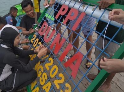 Foto: PPI Dunia Bantu Restorasi Terumbu Karang di Probolinggo