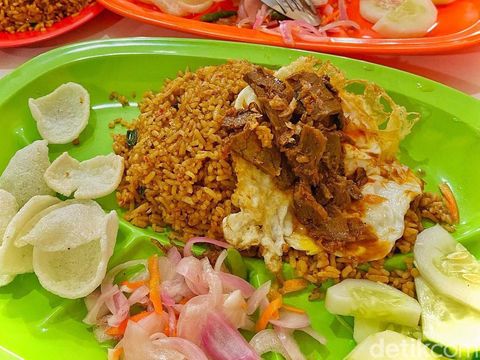 Rekomendasi nasi goreng enak di Medan.