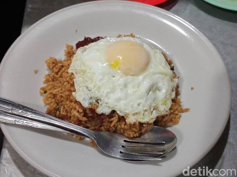 Rekomendasi nasi goreng enak di Medan.