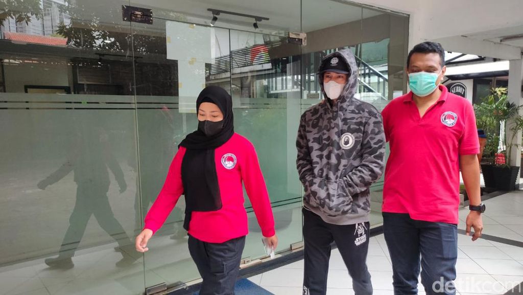 Ibu Deddy Corbuzier Meninggal Dunia, Revaldo Ditangkap karena Narkoba