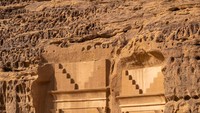 Mengutip laman CNN (16/1/2023) kawasan Lembah Hijr ditetapkan sebagai Situs Warisan Dunia oleh UNESCO pada tahun 2008. Kemudian Pemerintah Arab Saudi memutuskan untuk membuat kawasan Lembah Hijr sebagai kawasan wisata. Foto: Getty Images/iStockphoto