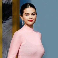 Kerap dikomentari tentang berat badan, Selena Gomez memberi jawaban menohok lewat Instagram. “Tapi jujur, saya tidak peduli dengan berat badan saya karena orang-orang tetap membicarakannya. Kau terlalu kecil. Kamu terlalu besar. Itu tidak cocok. Meh meh meh meh,’” ujarnya. Foto: Getty Images