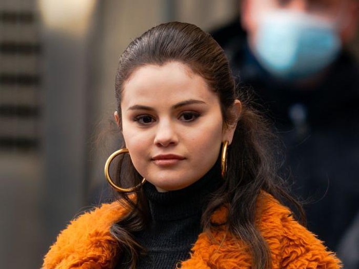 Selena Gomez NEW YORK, NEW YORK - FEBRUARY 23: Selena Gomez is seen on set for Only Murders in the Building in Rockaway Beach on February 23, 2021 in New York City. (Photo by Gotham/GC Images)