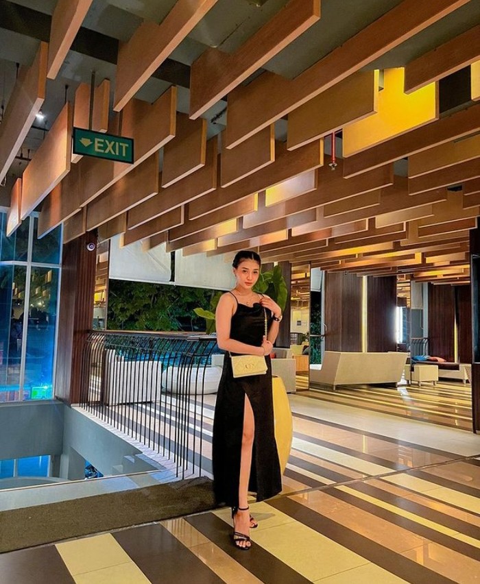Sevira asisten Hotman Paris Sevira asisten Hotman Paris