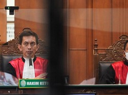 Majelis hakim bersiap memimpin sidang kasus tragedi Kanjuruhan Malang.