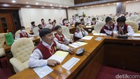 Dapat diketahui bahwa Dewan Perwakilan Rakyat (DPR) adalah salah satu lembaga tinggi negara dalam sistem ketatanegaraan Indonesia yang merupakan lembaga perwakilan rakyat. 