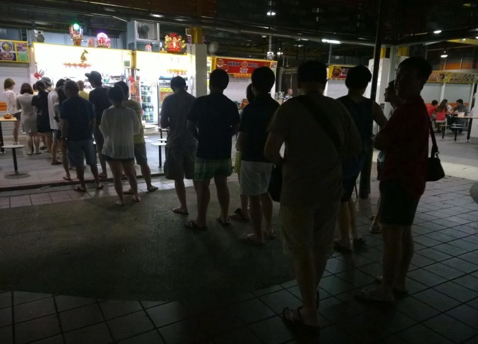 Suka-suka Penjual! Warung Makan Laris Ini Hanya Buka 3 Jam