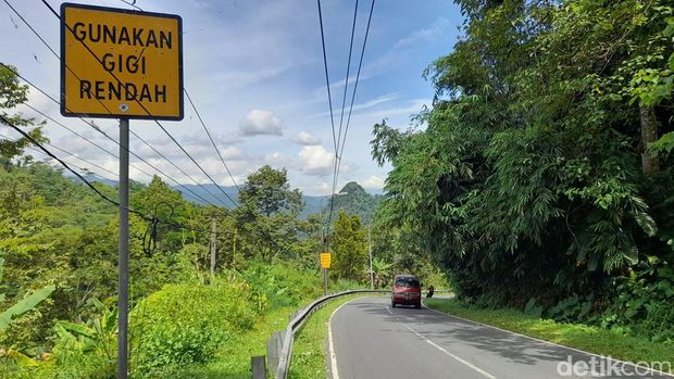 Tanjakan Cae di Sumedang
