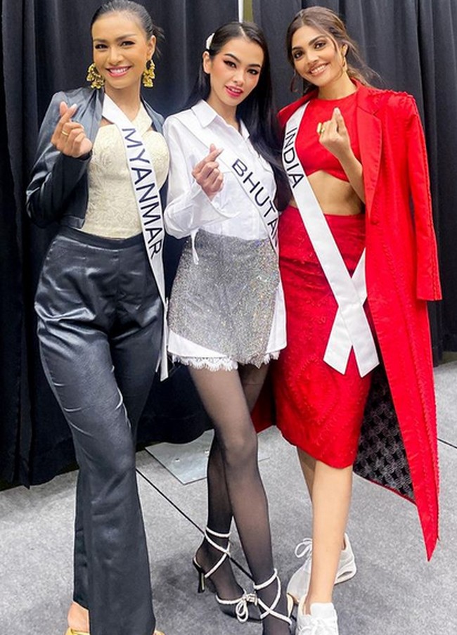 Sementara ini penampilan mewah Tashi Choden dengan kostum nasional yang dibawakan di panggung Miss Universe 2022. Foto: dok. Instagram/ @tashi_chombal_dorji