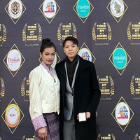 Inilah potret Tashi bersama pasangan lesbinya, Nyima S Dorji. Tashi secara terbuka memperkenalkan pasangannya itu di media sosialnya. Foto: dok. Instagram/ @tashi_chombal_dorji