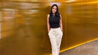 Kepada detikcom, Via Octora mengaku tipe artis yang tak pernah memikirkan omongan orang lain, baik secara langsung maupun di media sosial. (Foto: dok Instagram)