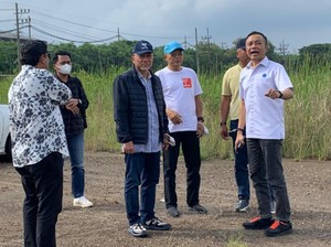 Wabup Blitar Beri Bantuan Lampu Penerangan Jalan Umum di 2 Desa