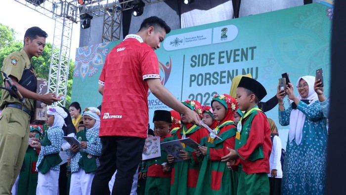 Wali Kota Solo Gibran Rakabuming Raka di acara side event dan Expo UMKM Porseni NU. Acara digelar di Puro Mangkunegaran, Senin (16/1/2023).