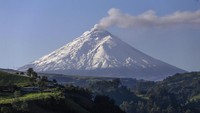 Bahkan Gunung Berapi Cotopaxi saat ini termasuk gunung berapi paling aktif di negara itu.  