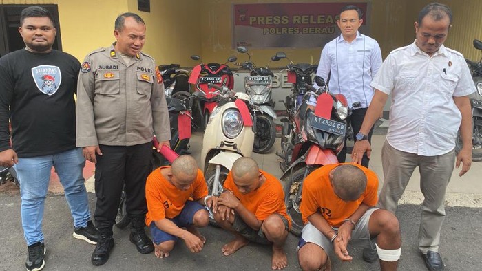 Tiga pria di Berau, Kalimantan Timur (Kaltim) ditangkap lantaran mencuri motor selama kegiatan Pekan Olahraga Provinsi (Porprov) Kaltim berlangsung.