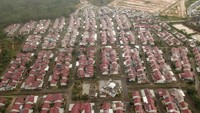 Foto udara perumahan di Jambi Luar Kota, Muarojambi, Jambi, Senin (16/1/2023). Menteri PUPR Basuki Hadimuljono mengatakan pihaknya akan terus berkomitmen dalam memenuhi kebutuhan perumahan bagi masyarakat.