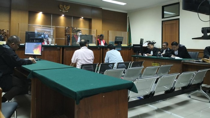 Dua terdakwa korupsi di Bank Banten minta bebas