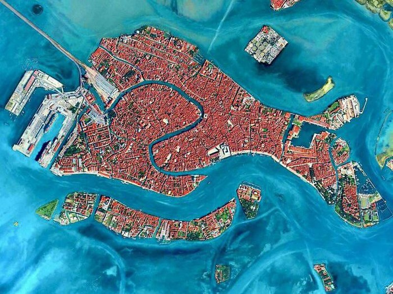 Foto ikonik dari sudut berbeda