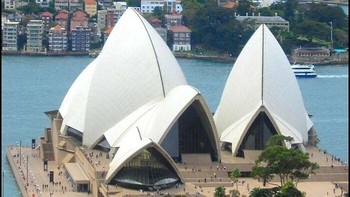 Gedung Opera Sydney dipotret dari arah belakang. Ini memang bukan angle favorit orang untuk memotret landmark Australia tersebut. Foto: Reddit