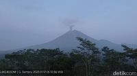 PVMBG Catat Terjadi 3 Kali Erupsi Gunung Semeru Pagi Ini