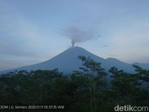 PVMBG Catat Terjadi 3 Kali Erupsi Gunung Semeru Pagi Ini