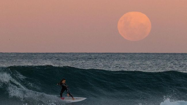 Ilustrasi Fenomena Super New Moon