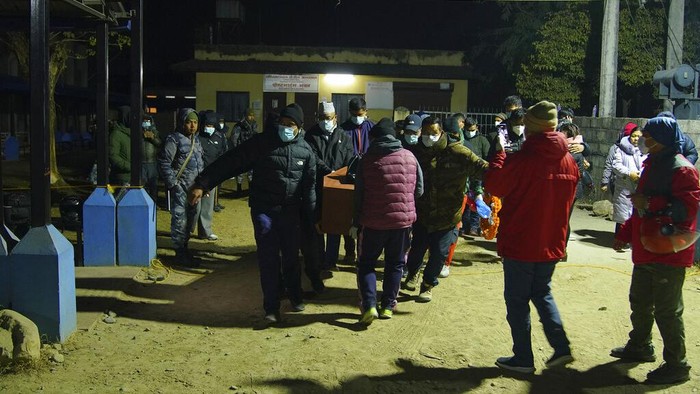 Jenazah Korban Pesawat Jatuh di Nepal Diserahkan ke Keluarga